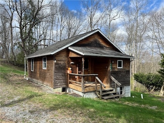 342 Woodchuck Ln, Ligonier, PA 15658