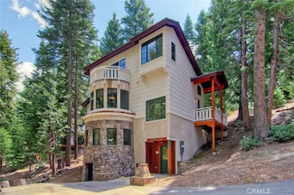 7475 Henness Cir, Yosemite National Park, CA 95389