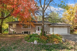 1519 Wyman Ave, Maple Plain, MN 55359