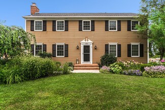 5353 Chickadee Dr, Kalamazoo, MI 49009