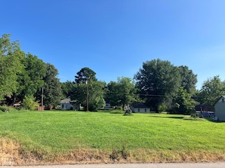 853 W Clay St, Piggott, AR 72454