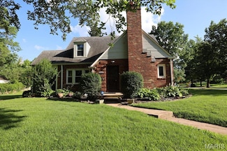 7530 Forest View Dr, Saint Louis, MO 63121