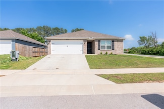 3715 S 1st Place, Rogers, AR 72758