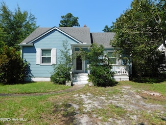 107 Noyes Ave, Morehead City, NC 28557