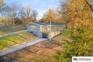 18609 3rd St, Plattsmouth, NE 68048