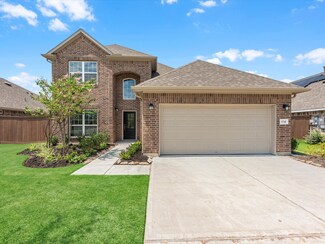 134 Water Grass Trail, Clute, TX 77531