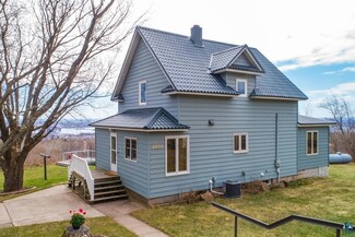 7124 W Skyline Pkwy, Duluth, MN 55810