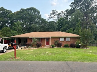 1202 Fairview Dr, Waynesboro, MS 39367