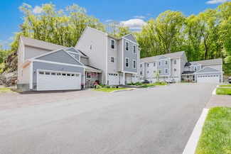 29 Spindrift Ln Unit 29, Shelton, CT 06484