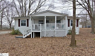 112 Berry Glen Rd, Pelzer, SC 29669