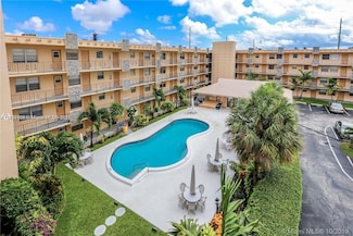 2145 Pierce St Unit 421, Hollywood, FL 33020
