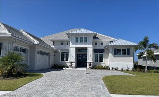 8899 Nevis Way, Naples, FL 34112