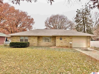 1127 N 5th St, Seward, NE 68434