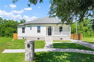 3740 Norwood Dr, Chalmette, LA 70043