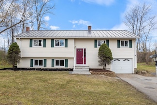 68 Exeter Rd, Kingston, NH 03848