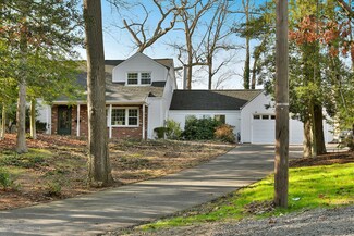 717 Schoolhouse Rd, Brielle, NJ 08730