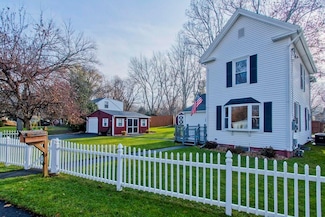 29 Hampshire St, Chicopee, MA 01020