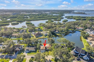 8950 Baywood Park Dr, Seminole, FL 33777