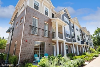 1215 Parker Dr, Glenview, IL 60025