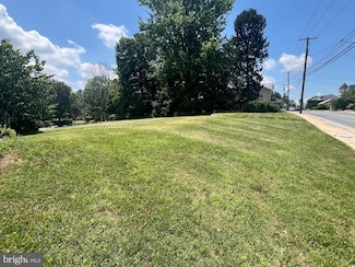 15 W State St, Quarryville, PA 17566