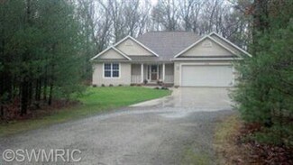13525 141st Ave, Grand Haven, MI 49417