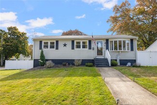 70 Pender Ave, Warwick, RI 02889