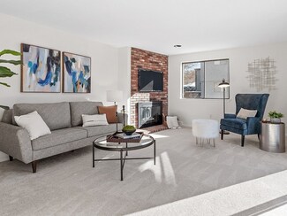 121 Spyglass Hill Dr, Ashland, MA 01721