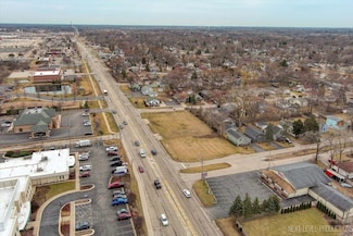 9 E Rollins Rd, Round Lake Beach, IL 60073