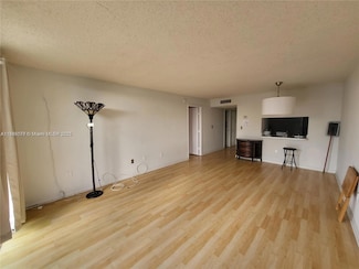 9360 Fontainebleau Blvd Unit 508, Miami, FL 33172