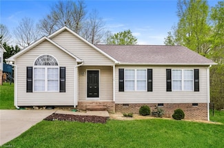 124 Tricia Ct, Thomasville, NC 27360