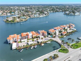 4000 Gulf Shore Blvd N Unit 500, Naples, FL 34103