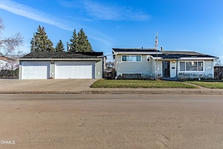 1800 Linda Dr, Mandan, ND 58554