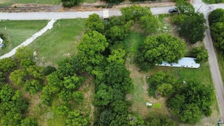 300 Austin St, Wolfe City, TX 75496