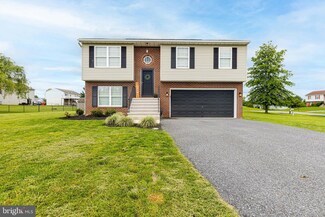 15245 Wedgewood Dr, Greencastle, PA 17225