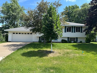 244 Stardust Blvd, Circle Pines, MN 55014