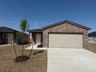 1033 N Blue Ridge Dr, Purcell, OK 73080