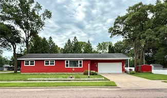 1623 Edgewood Ln, Eau Claire, WI 54703