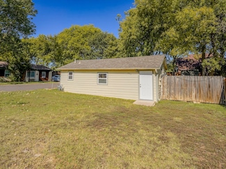 422 Washington St, Grapevine, TX 76051