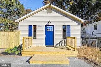 2211 Shore Dr, Edgewater, MD 21037