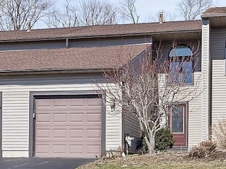 205 Weathervane Way, Syracuse, NY 13209