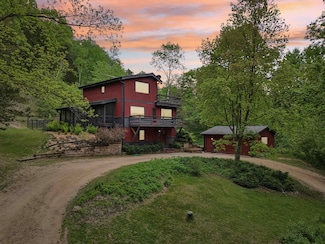 9361 Boxturtle Rd, Mazomanie, WI 53560