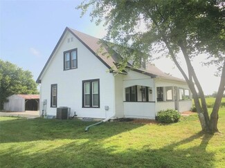 225 SE 200th Rd, Warrensburg, MO 64093