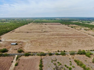 18453 Benton City Rd, von Ormy, TX 78073