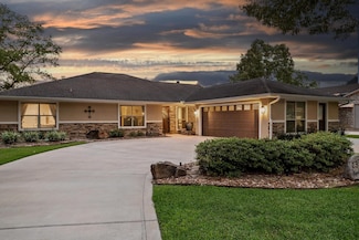 134 Hornbeam Dr, Village Mills, TX 77663