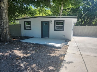825 Lincoln Ave, Tarpon Springs, FL 34689
