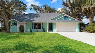 3385 Lake Harney Cir, Geneva, FL 32732