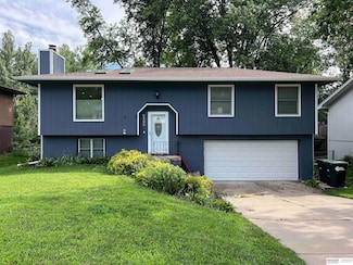 9405 Maplewood Blvd, Omaha, NE 68134