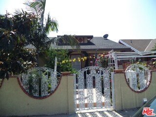 204 W 52nd St, Los Angeles, CA 90037