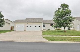 2033 14th St NW, Minot, ND 58703
