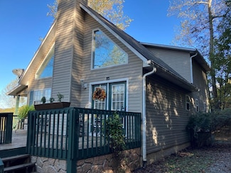 121 White Oak Dr, Warne, NC 28909